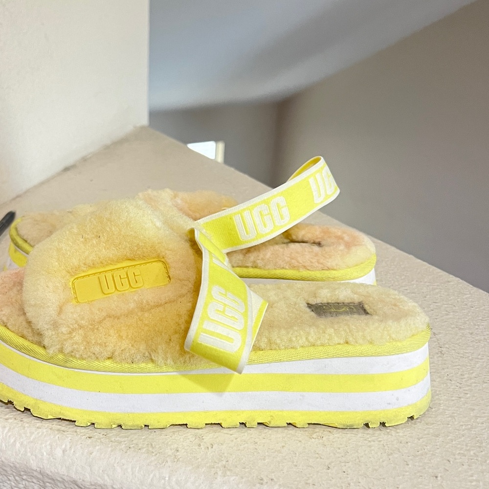 UGG FLUFF YEAH DISCO‎ SLIDE MARGARITA yellow HEEL STRIPE SANDAL US 8